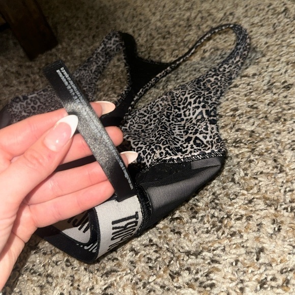 Victoria's Secret Sport Bra - Picture 9 of 11